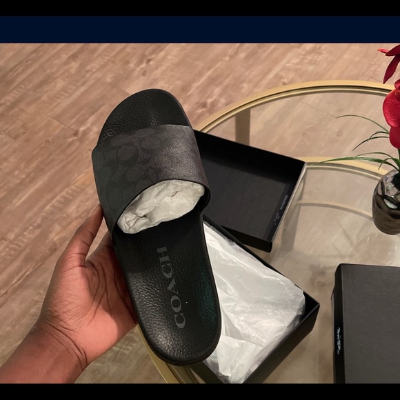Coach Signature Canvas Pool Slides Brand new Size 9 - Picture 7 of 7